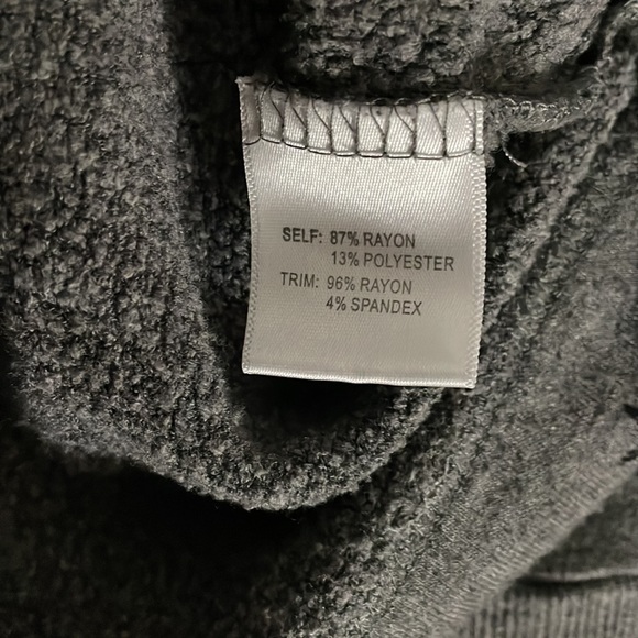 GRAY SCOOP NECK STAR PATTERN LONG SLEEVE TOP - Picture 5 of 5